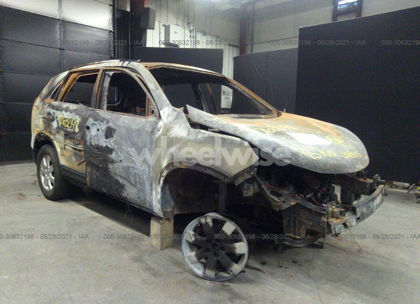 2013 Kia Sorento LX (VIN 5XYKT3A60DG406946) main photo