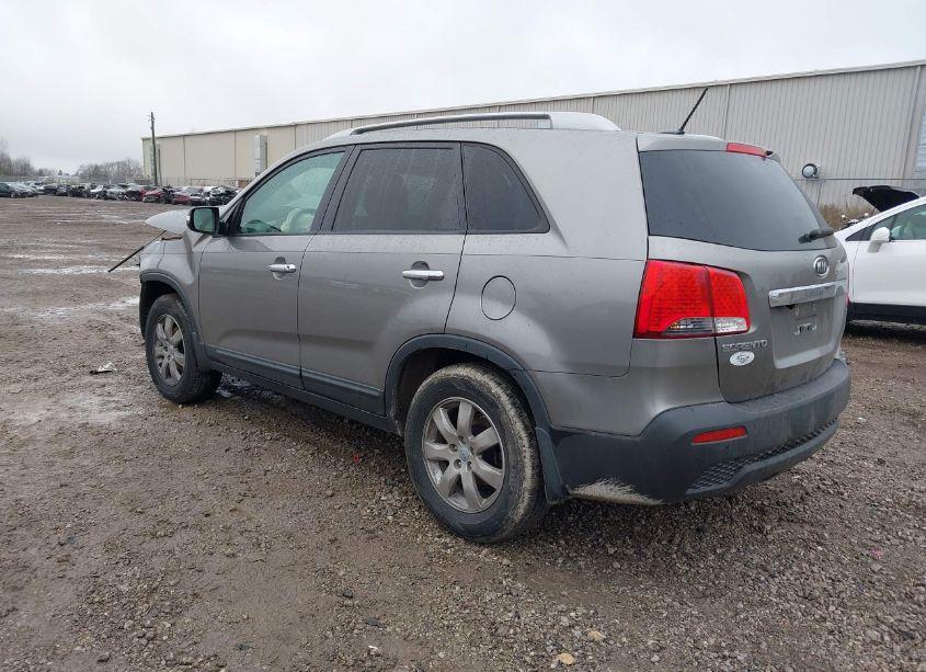 Photo 3 of 2013 Kia Sorento LX (VIN 5XYKT3A60DG423018)