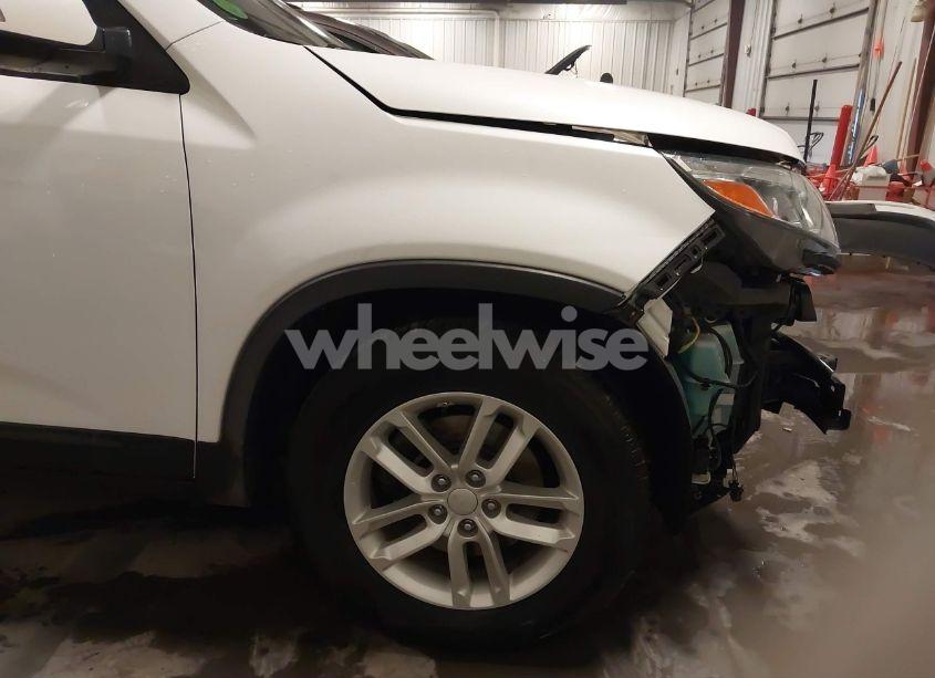 Photo 18 of 2014 Kia Sorento LX (VIN 5XYKT3A60EG449927)