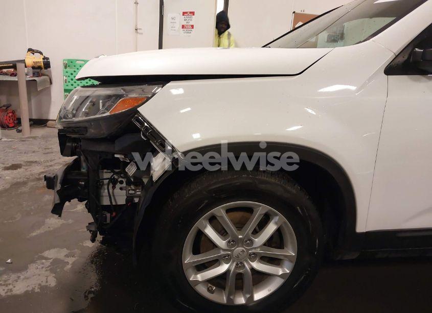 Photo 19 of 2014 Kia Sorento LX (VIN 5XYKT3A60EG449927)