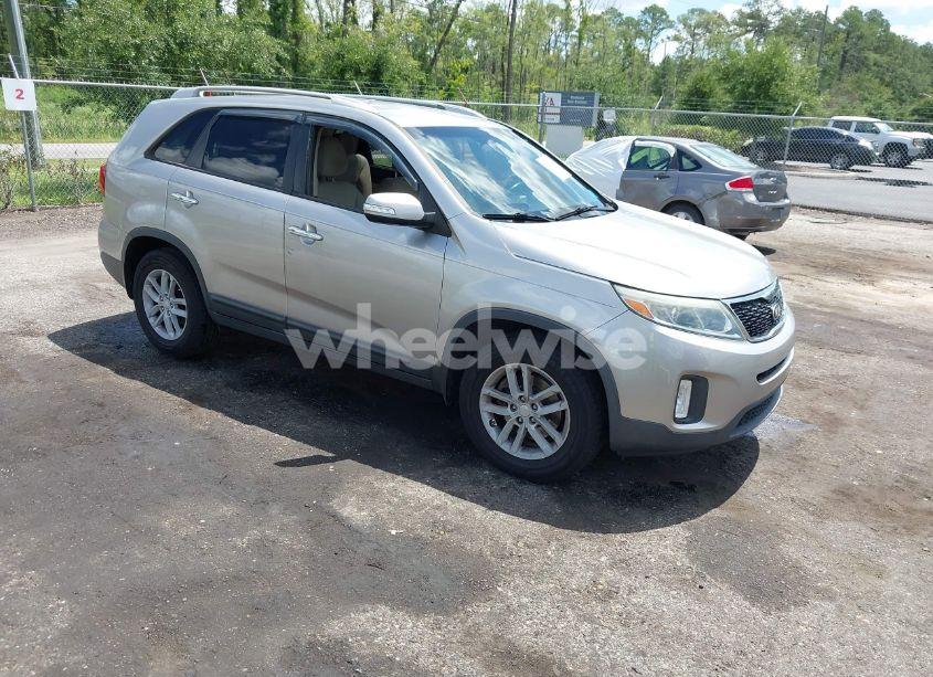 2014 Kia Sorento LX (VIN 5XYKT3A60EG478120) main photo