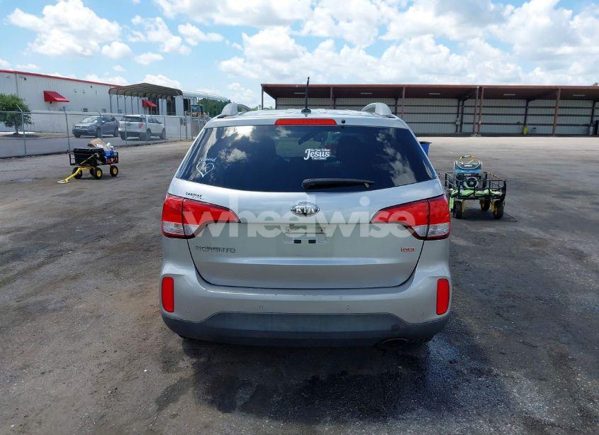 Photo 16 of 2014 Kia Sorento LX (VIN 5XYKT3A60EG478120)