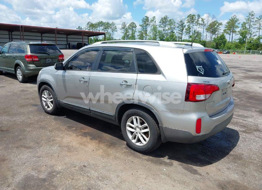 Photo 3 of 2014 Kia Sorento LX (VIN 5XYKT3A60EG478120)