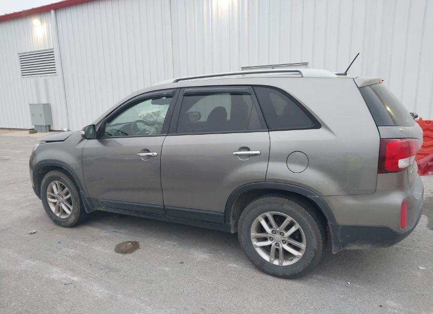 Photo 14 of 2014 Kia Sorento LX (VIN 5XYKT3A60EG524612)