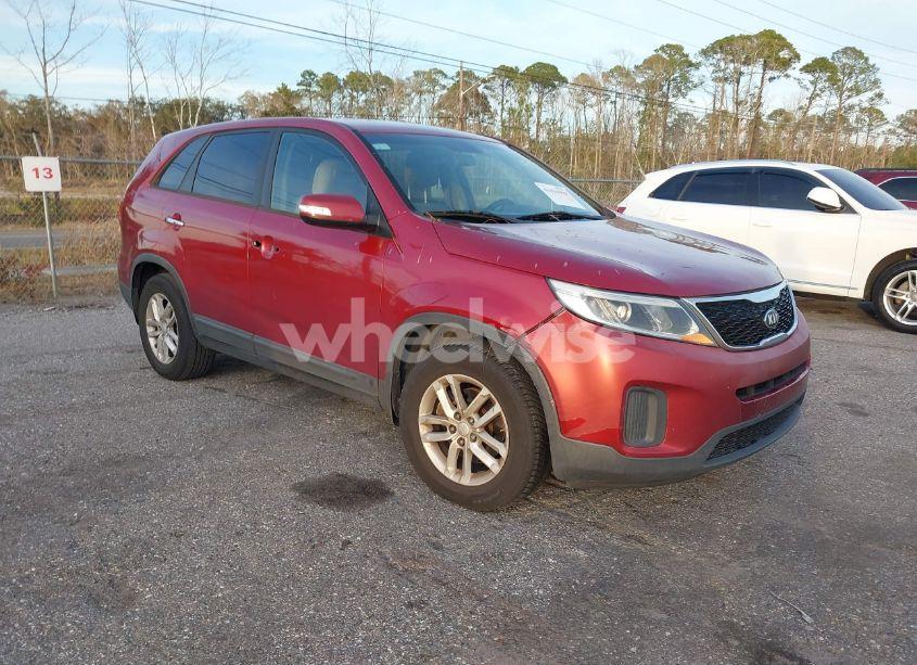 2014 Kia Sorento LX (VIN 5XYKT3A60EG536727) main photo