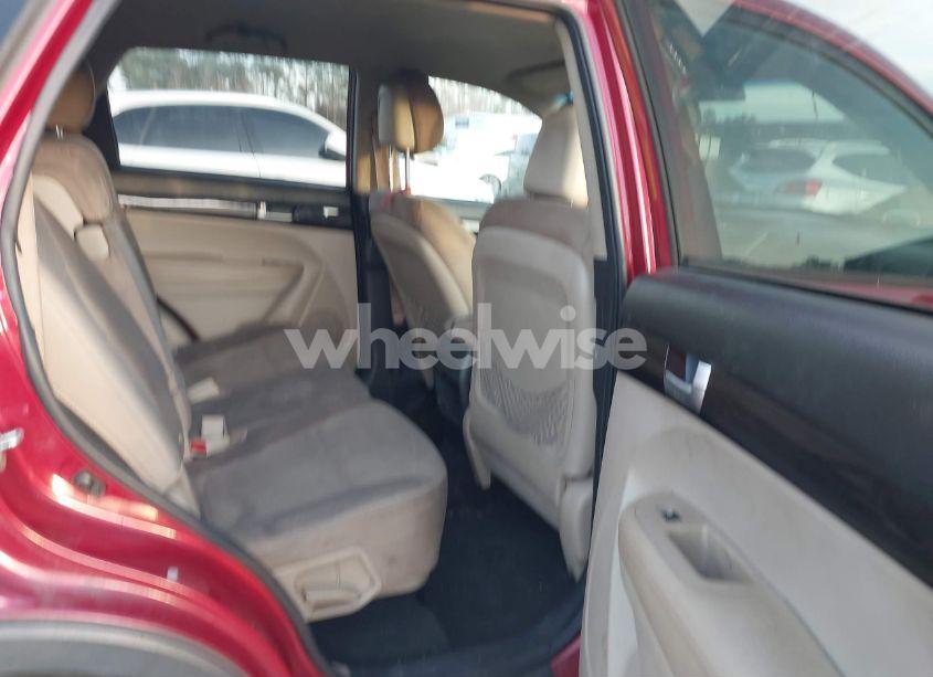 Photo 8 of 2014 Kia Sorento LX (VIN 5XYKT3A60EG536727)