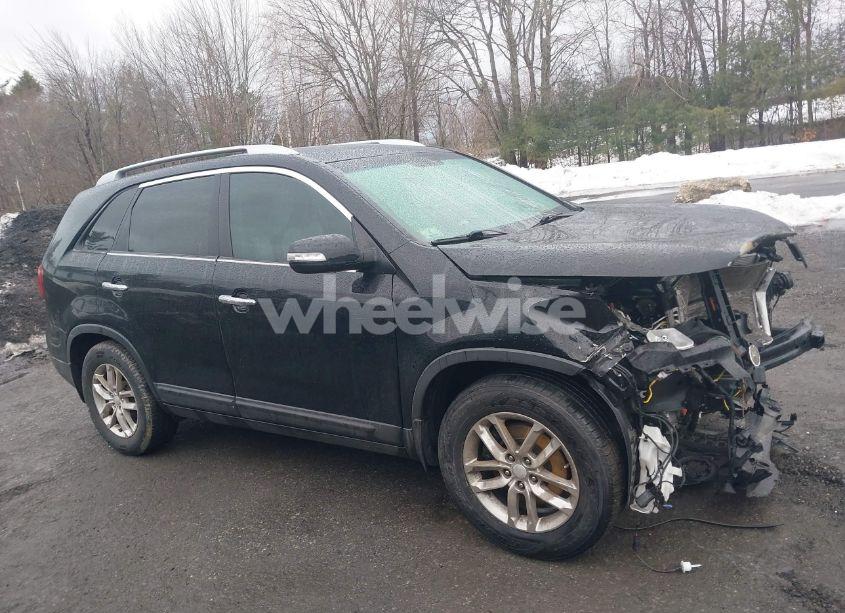 Photo 13 of 2015 Kia Sorento LX (VIN 5XYKT3A60FG556090)