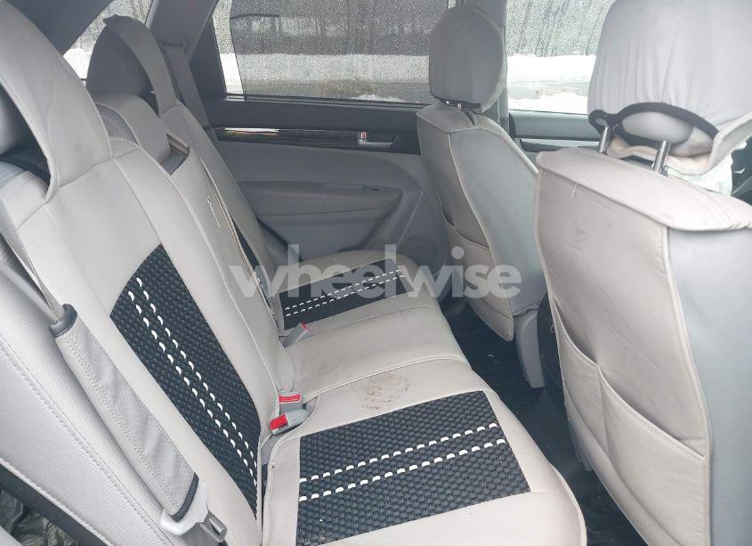 Photo 8 of 2015 Kia Sorento LX (VIN 5XYKT3A60FG556090)