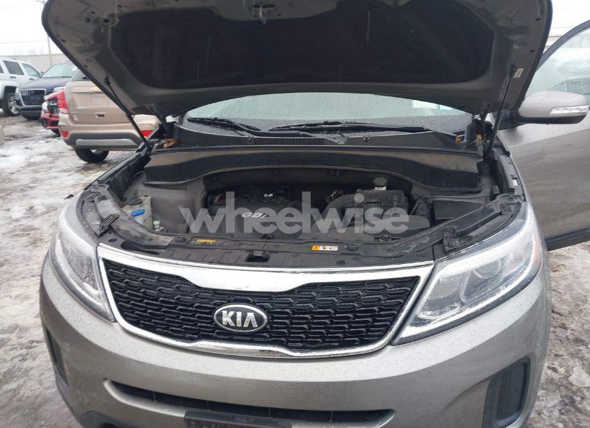 Photo 10 of 2015 Kia Sorento LX (VIN 5XYKT3A60FG579188)