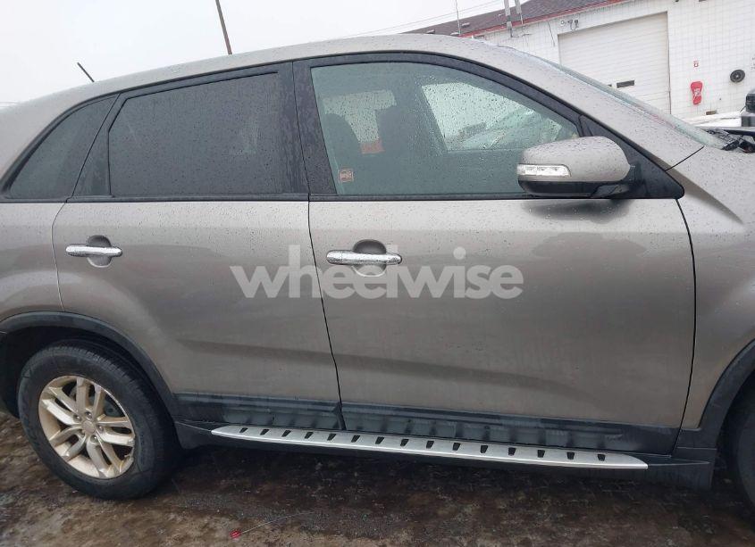 Photo 13 of 2015 Kia Sorento LX (VIN 5XYKT3A60FG579188)