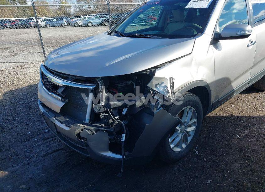 Photo 6 of 2015 Kia Sorento LX (VIN 5XYKT3A60FG583922)