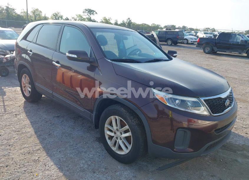 2015 Kia Sorento LX (VIN 5XYKT3A60FG626736) main photo