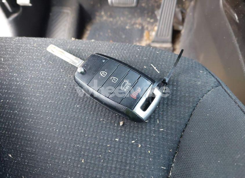 Photo 11 of 2015 Kia Sorento LX (VIN 5XYKT3A60FG626736)