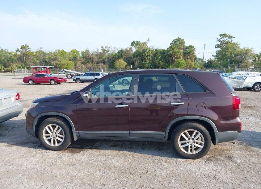Photo 14 of 2015 Kia Sorento LX (VIN 5XYKT3A60FG626736)