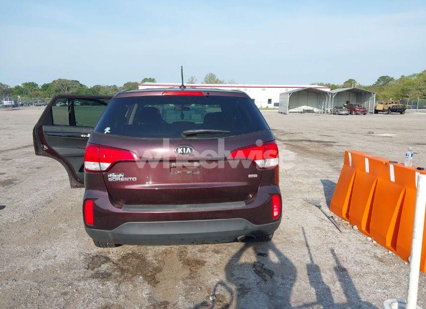 Photo 16 of 2015 Kia Sorento LX (VIN 5XYKT3A60FG626736)