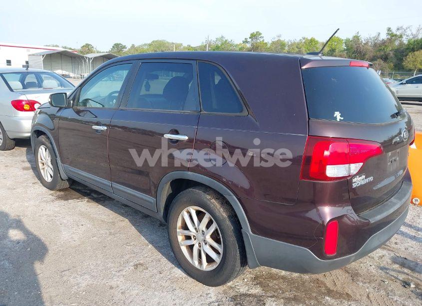 Photo 3 of 2015 Kia Sorento LX (VIN 5XYKT3A60FG626736)