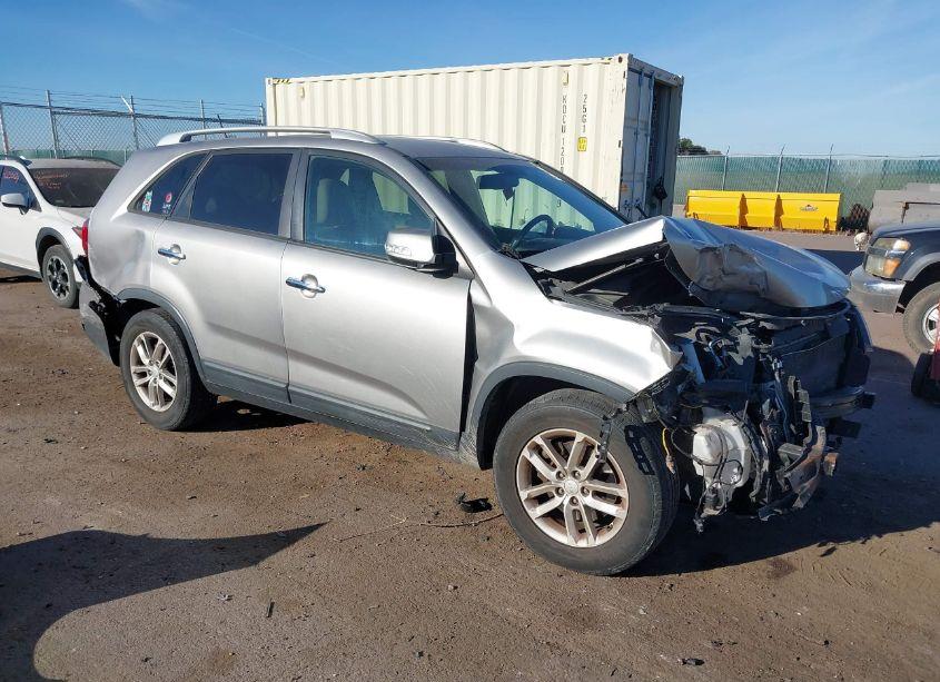 2015 Kia Sorento LX (VIN 5XYKT3A60FG633489) main photo