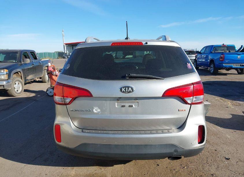 Photo 16 of 2015 Kia Sorento LX (VIN 5XYKT3A60FG633489)