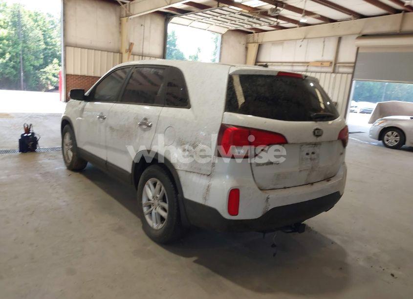 Photo 3 of 2015 Kia Sorento LX (VIN 5XYKT3A60FG645691)