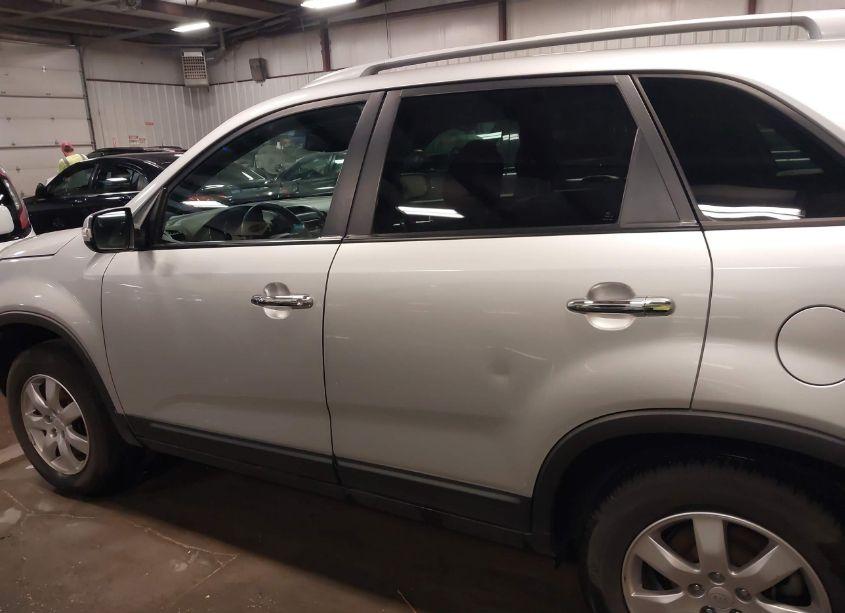 Photo 14 of 2012 Kia Sorento LX (VIN 5XYKT3A61CG190216)