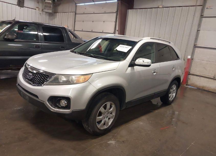 Photo 2 of 2012 Kia Sorento LX (VIN 5XYKT3A61CG190216)