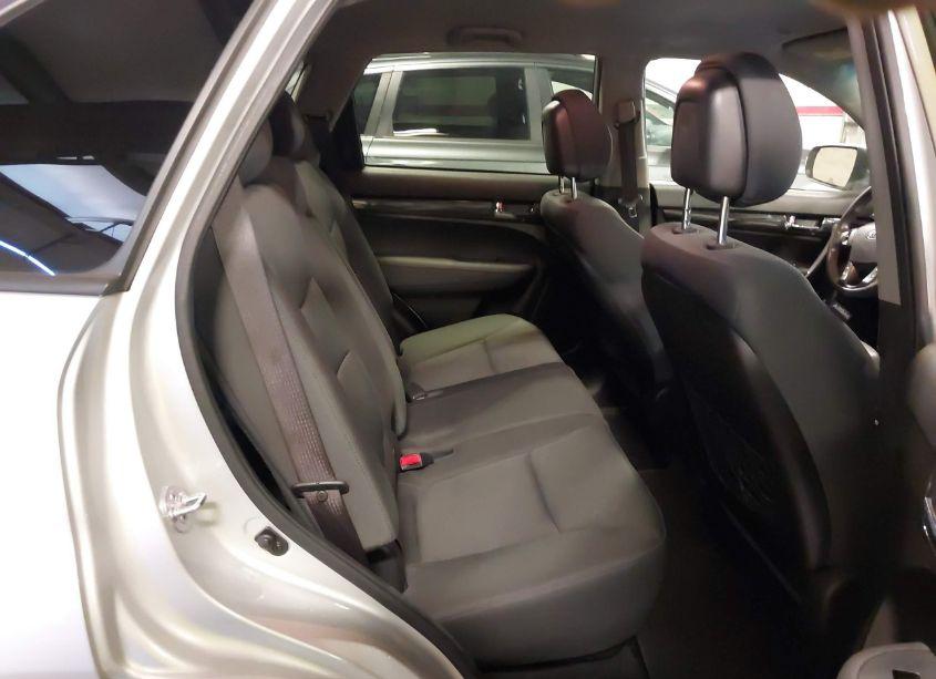 Photo 8 of 2012 Kia Sorento LX (VIN 5XYKT3A61CG190216)