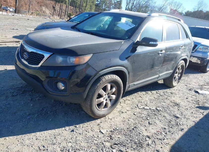 Photo 2 of 2012 Kia Sorento LX (VIN 5XYKT3A61CG196257)