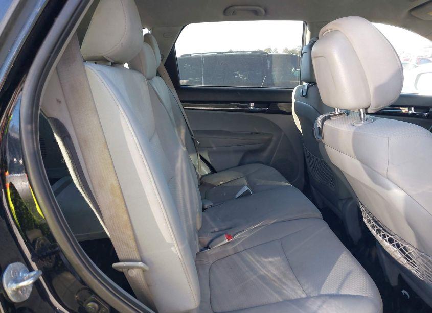 Photo 8 of 2012 Kia Sorento LX (VIN 5XYKT3A61CG196257)