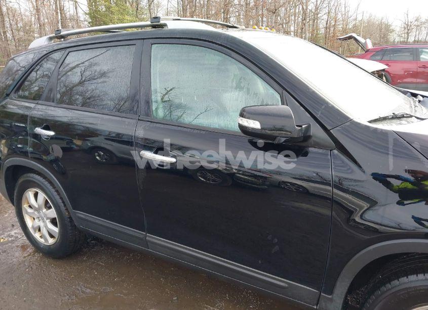 Photo 13 of 2012 Kia Sorento LX (VIN 5XYKT3A61CG211985)