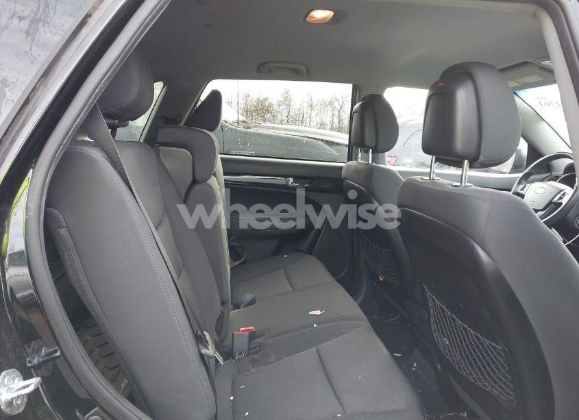 Photo 8 of 2012 Kia Sorento LX (VIN 5XYKT3A61CG211985)