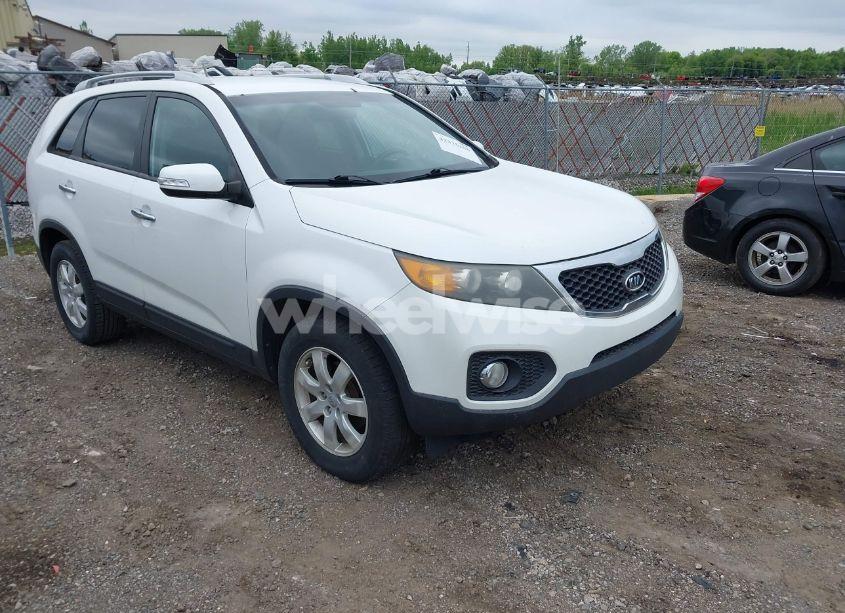 2012 Kia Sorento LX (VIN 5XYKT3A61CG212361) main photo