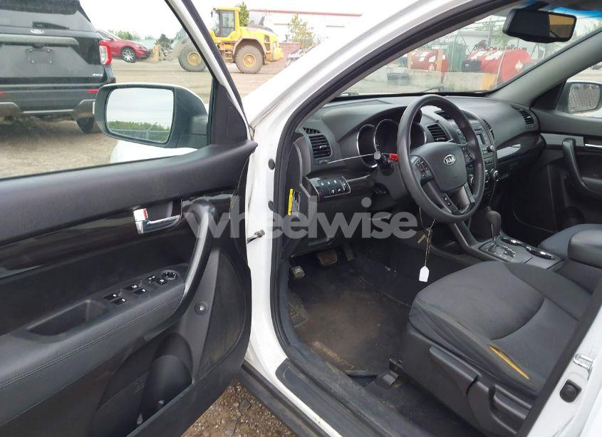 Photo 13 of 2012 Kia Sorento LX (VIN 5XYKT3A61CG212361)