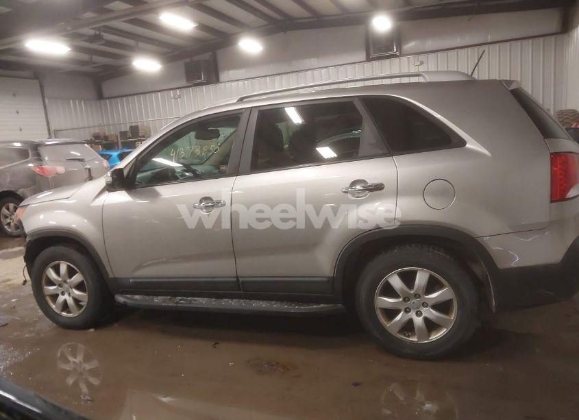 Photo 14 of 2012 Kia Sorento LX (VIN 5XYKT3A61CG283382)