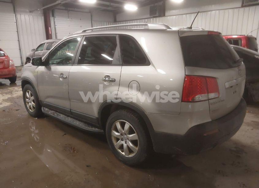 Photo 3 of 2012 Kia Sorento LX (VIN 5XYKT3A61CG283382)