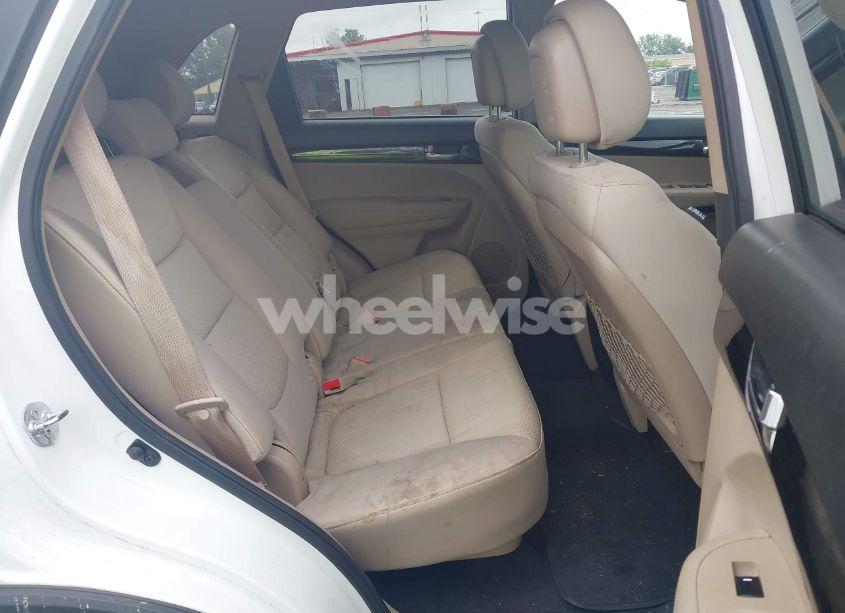 Photo 8 of 2012 Kia Sorento LX (VIN 5XYKT3A61CG308250)