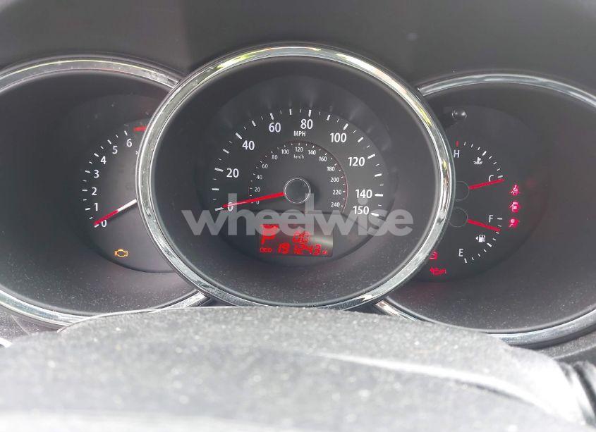 Photo 7 of 2013 Kia Sorento LX (VIN 5XYKT3A61DG313384)