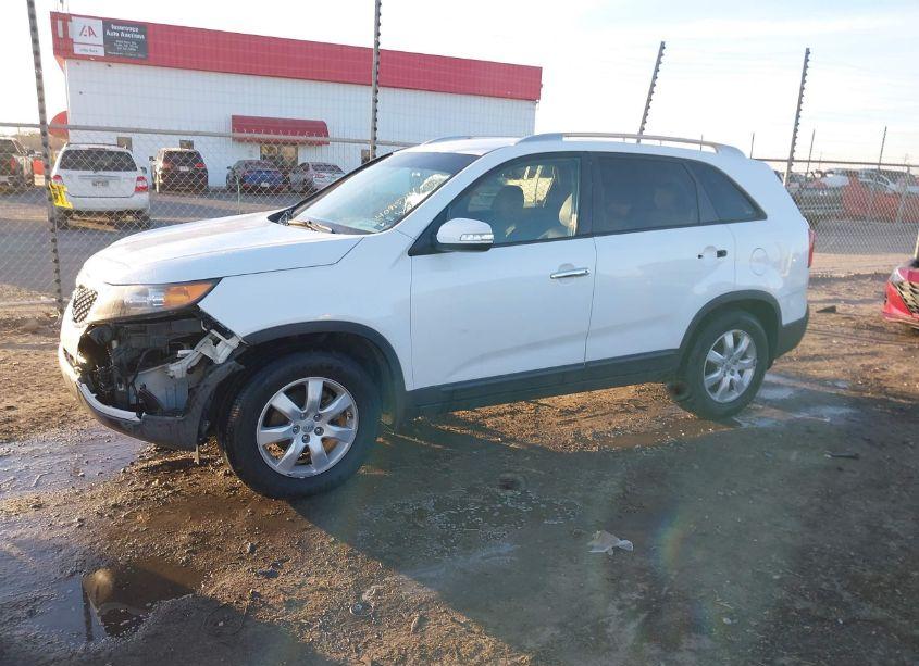 Photo 14 of 2013 Kia Sorento LX (VIN 5XYKT3A61DG382608)