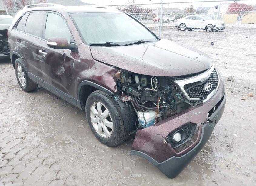 Photo 6 of 2013 Kia Sorento LX (VIN 5XYKT3A61DG393124)
