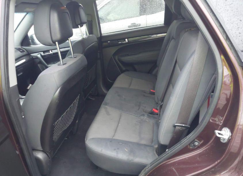 Photo 8 of 2013 Kia Sorento LX (VIN 5XYKT3A61DG393124)