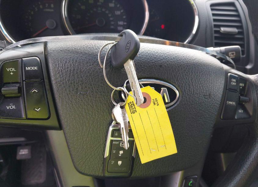 Photo 11 of 2013 Kia Sorento LX (VIN 5XYKT3A61DG401173)