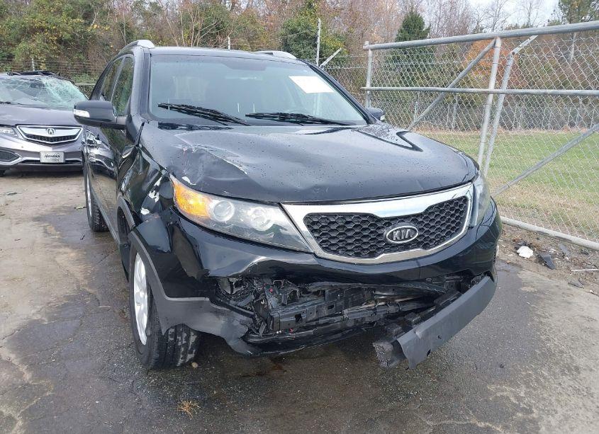 Photo 6 of 2013 Kia Sorento LX (VIN 5XYKT3A61DG401173)