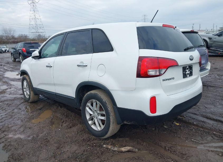 Photo 3 of 2014 Kia Sorento LX (VIN 5XYKT3A61EG464047)