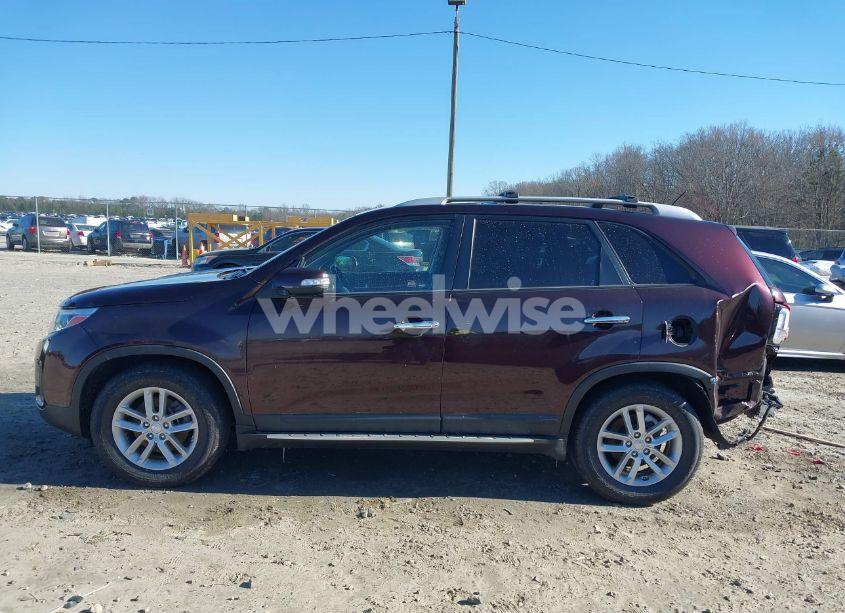 Photo 15 of 2014 Kia Sorento LX (VIN 5XYKT3A61EG473542)