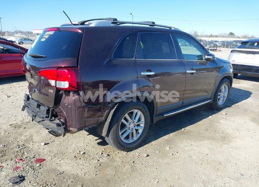 Photo 4 of 2014 Kia Sorento LX (VIN 5XYKT3A61EG473542)