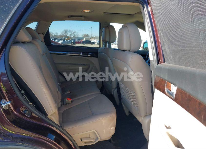 Photo 8 of 2014 Kia Sorento LX (VIN 5XYKT3A61EG473542)