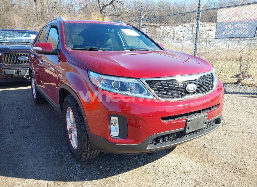2014 Kia Sorento LX (VIN 5XYKT3A61EG495427) main photo