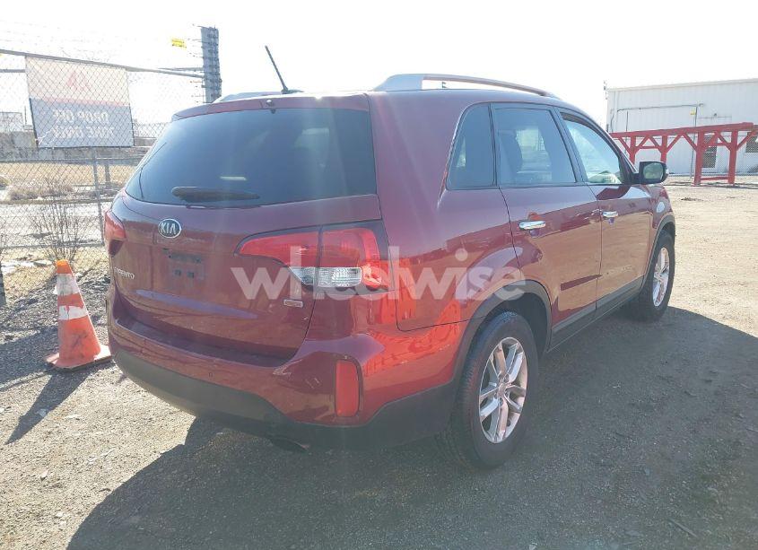 Photo 4 of 2014 Kia Sorento LX (VIN 5XYKT3A61EG495427)