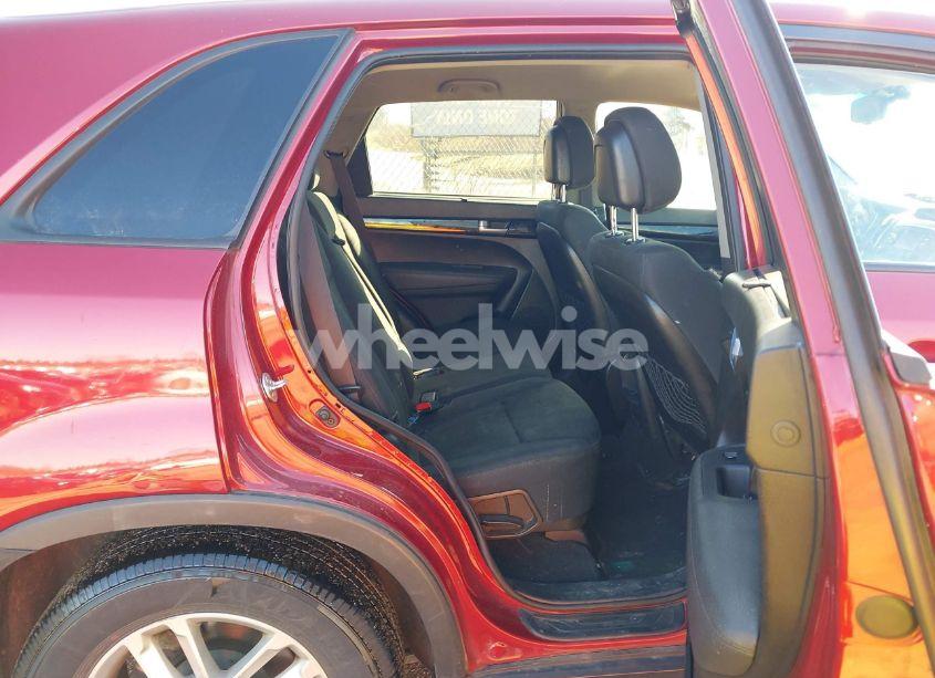 Photo 8 of 2014 Kia Sorento LX (VIN 5XYKT3A61EG495427)