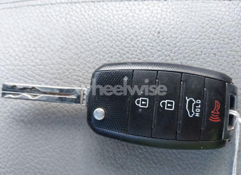 Photo 11 of 2014 Kia Sorento LX (VIN 5XYKT3A61EG513621)