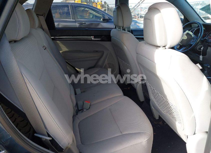 Photo 8 of 2014 Kia Sorento LX (VIN 5XYKT3A61EG513621)